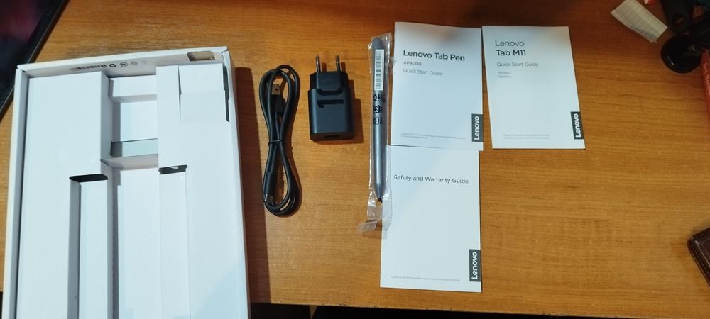 Lenovo tab m11,8g RAM