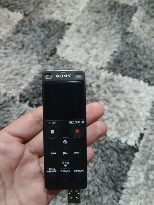 Vând urgent!!! Reportofon Sony ICD-UX560