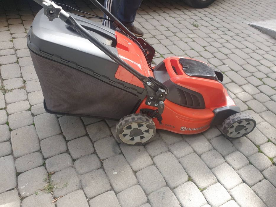 Косачка Husqvarna 141V
