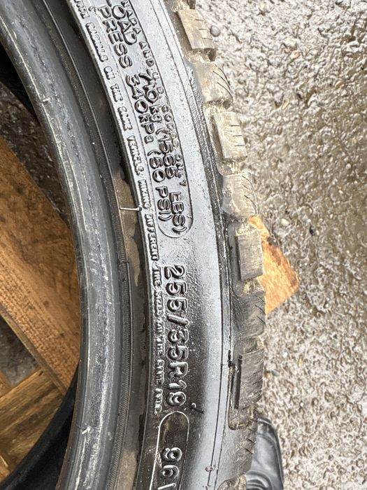 Anvelope de iarna 255/35R19