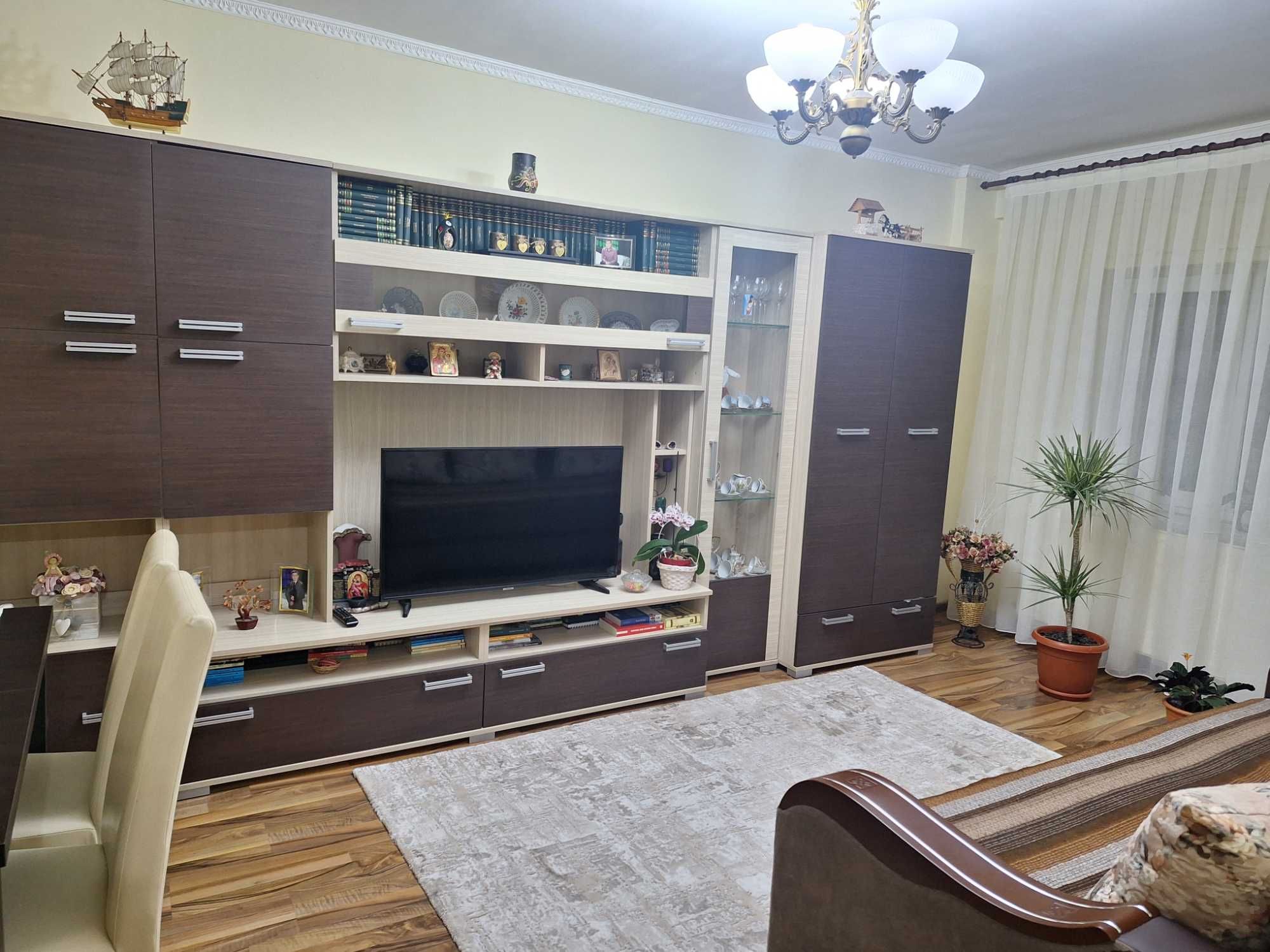 Apartamet de vanzare