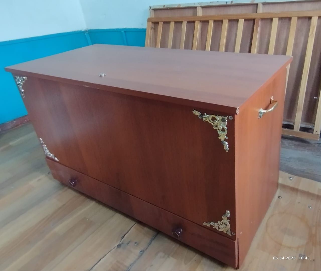 Сандық сатылады 11 мыңға