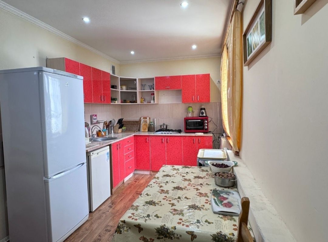 Таунхаус, Центр (Толе би - Айтиева, 180м²)