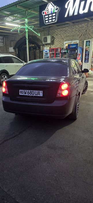 Ласетти 1.8 кора наварот яхши холатда