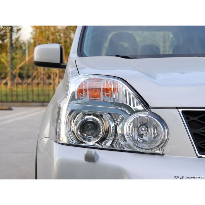 Стекла фар  Nissan X-trail 07-11г. Нисан хтрейл