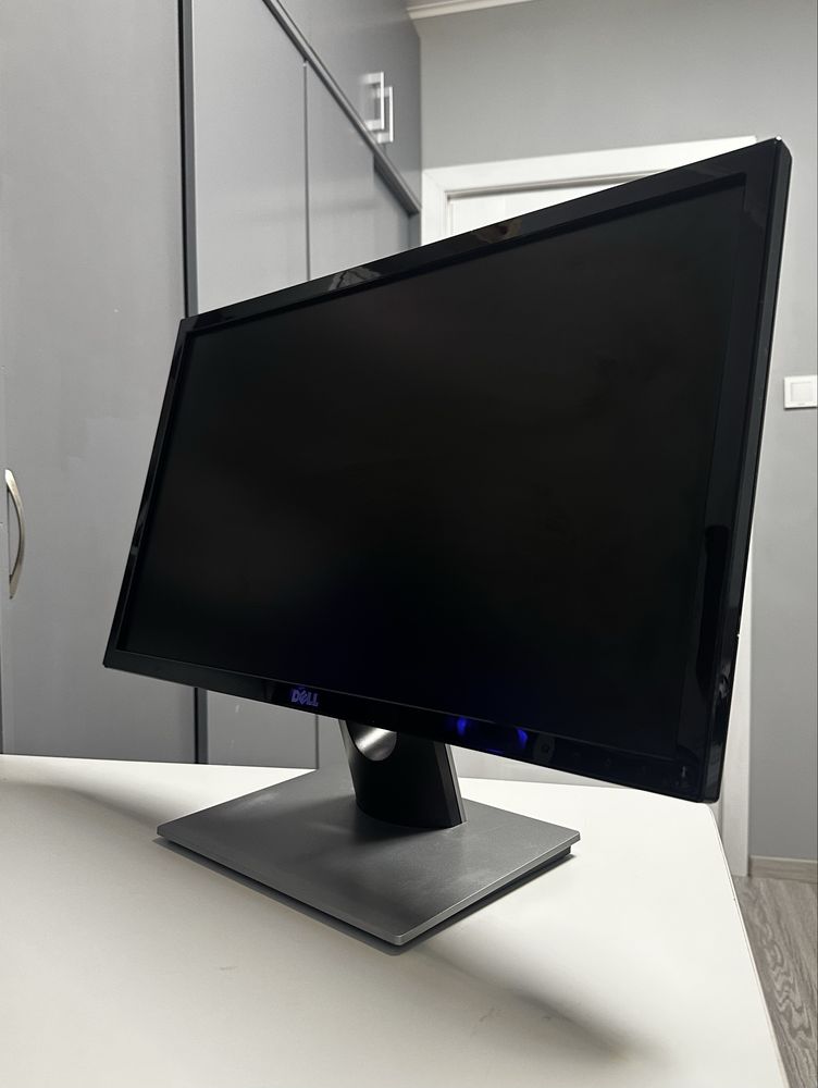 Монитор Dell 24