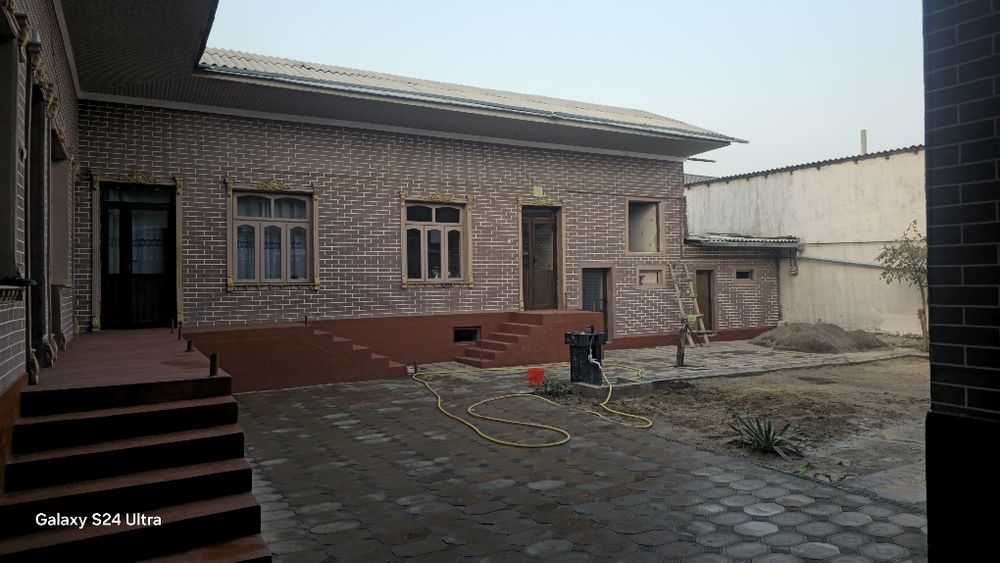 Ховли сотилади срочно