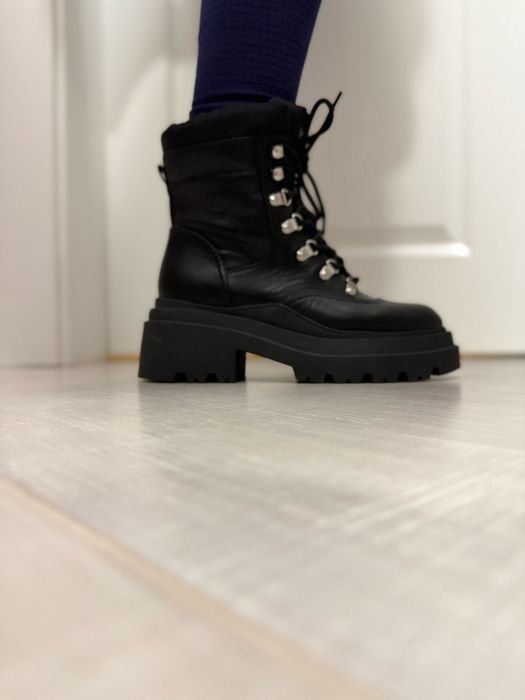 Кожени боти Guess