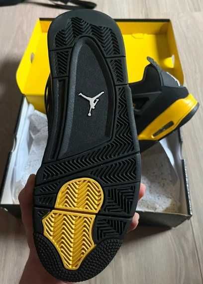 Jordan 4 Retro Thunder EU39