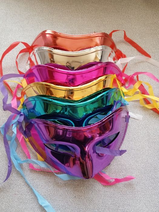 Маски карнавальные пластиковые, на завязках