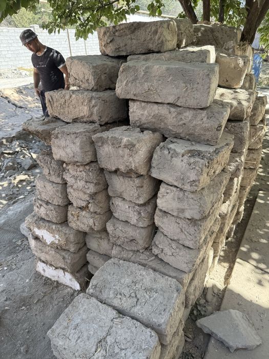 Лой гишт 20х 40х 1000 сум