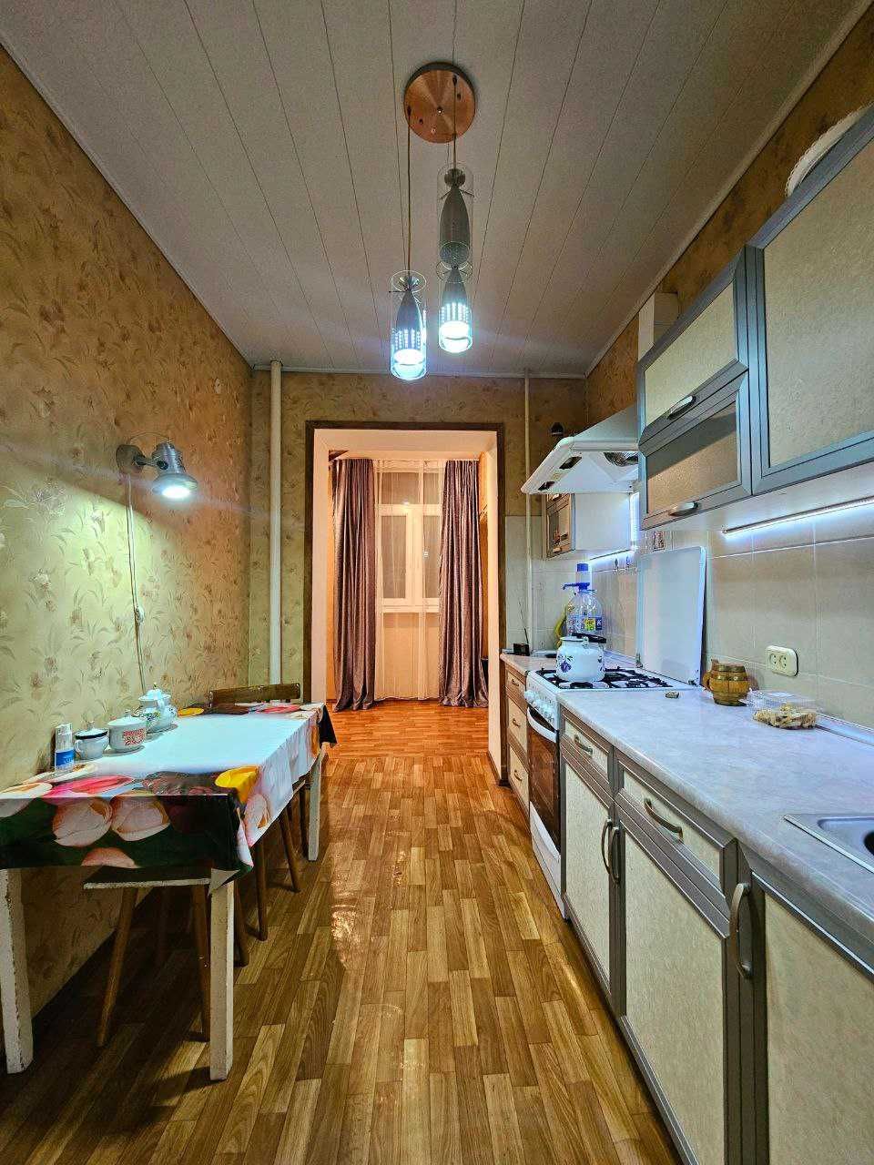 Аэропорт венгерская 3/3/4 77 серия 74м² кирпич