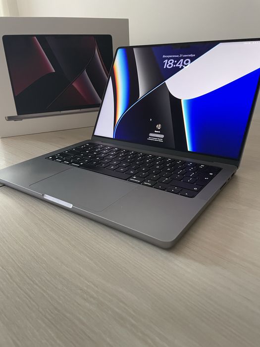 MacBook Pro 14" (M2, 2023) – отлично състояние