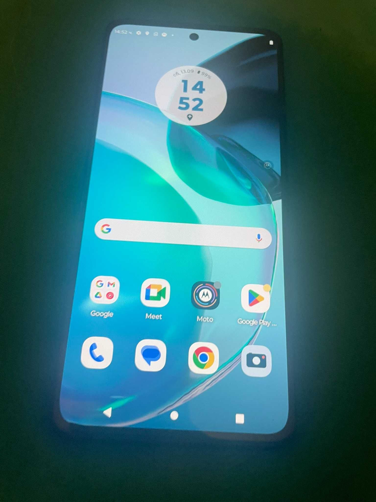 Продавам телефон Motorola G72