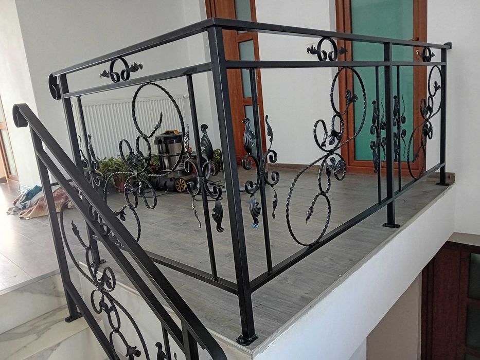 Porți garduri din fier forjat