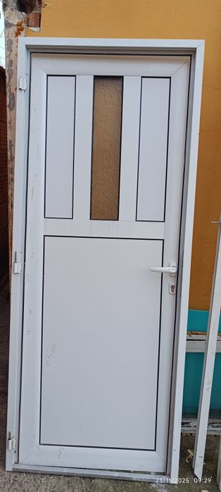 Входна ПВЦ врата