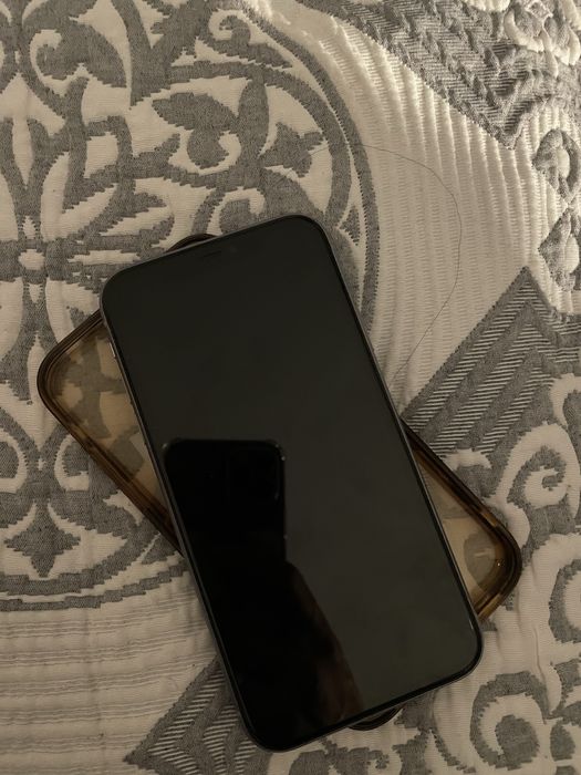 Продам Iphone 11