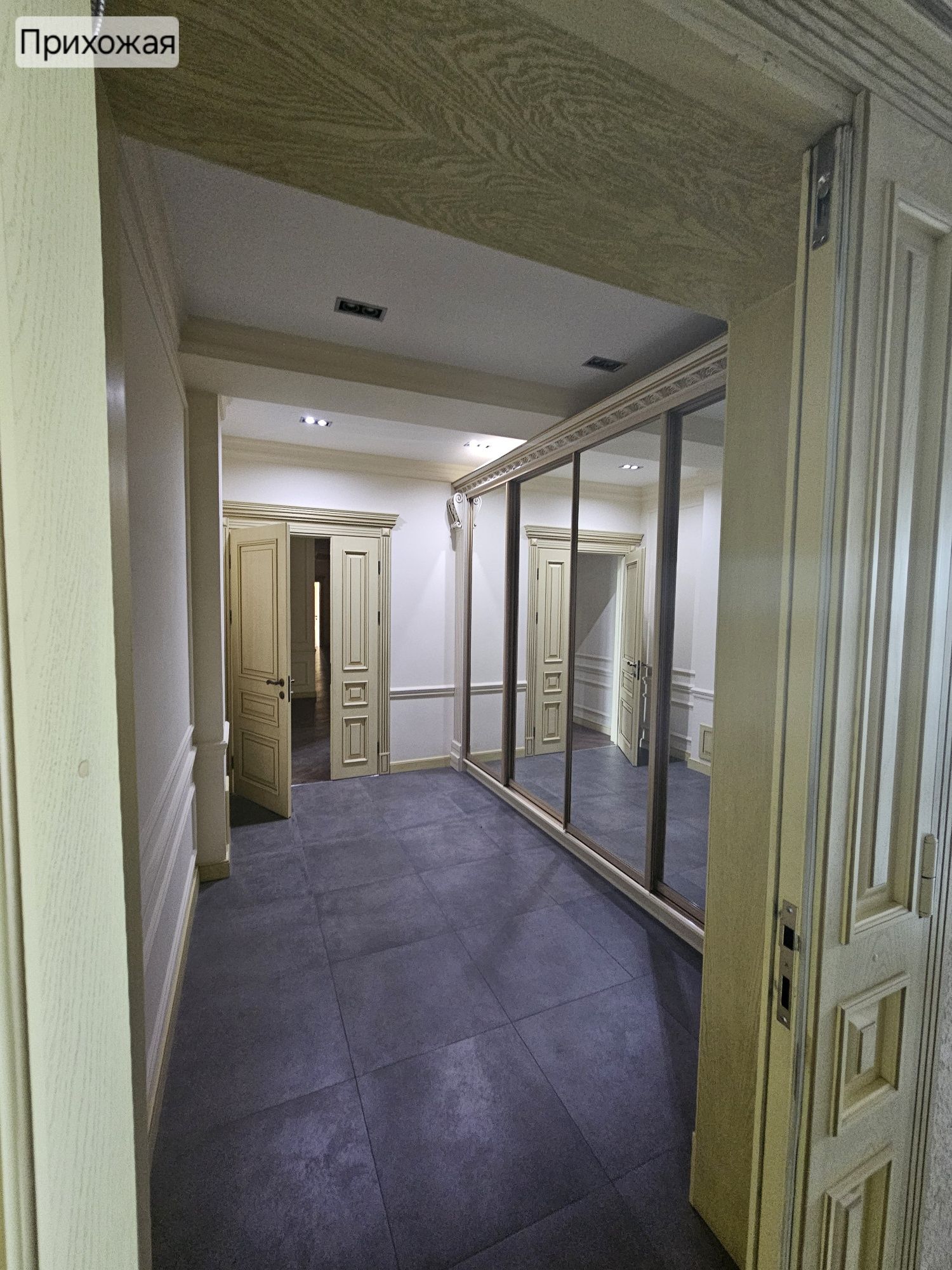Продается Габусовская квартира в центре Ташкента на 217м²