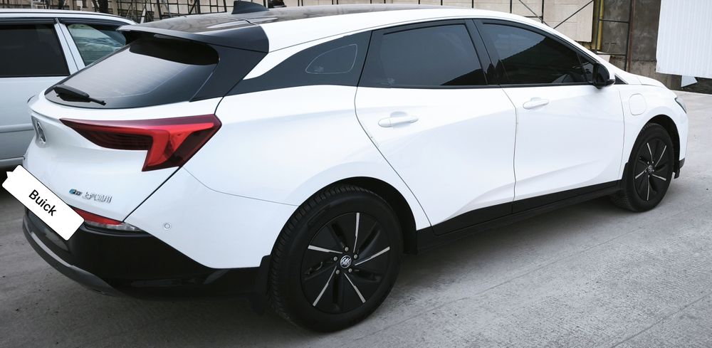 Продам свой автомобиль Buick Velite 6