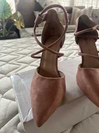Розови велурени обувки на ток