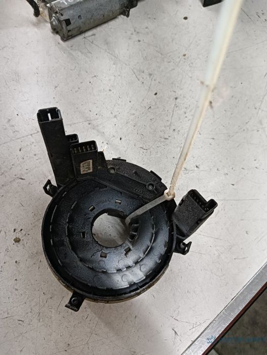 Spirala airbag / spirala volan VOLKSWAGEN TOUAREG (7LA, 7L6, 7L7) [ 2002 - 2013 ] V6 TDI (CASA, CASC) 176KW|240HP OEM 8e0953541d