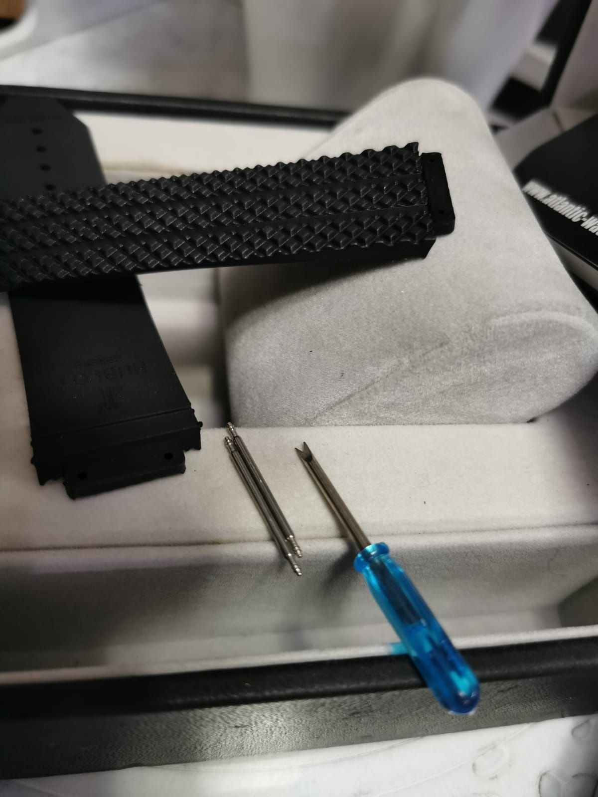 Curea pentru ceas Hublot din silicon + kit instalare