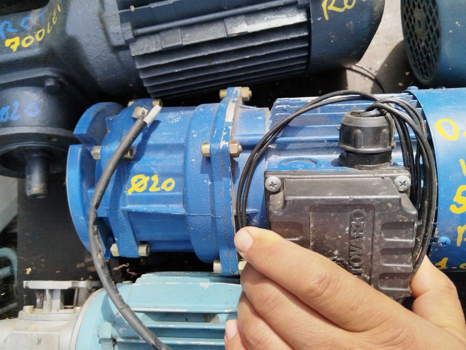 Motor electric cu reductor 50 rpm