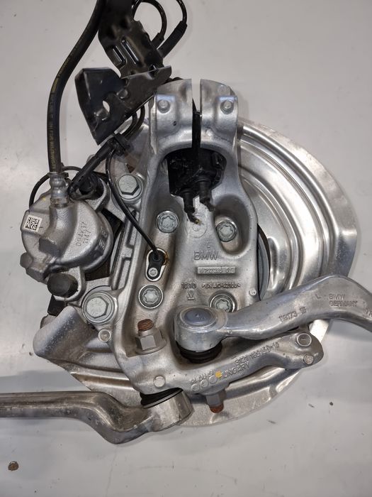 Fuzeta stânga dreapta fata completa BMW F20 F23 / cod-6792285/ 6792286