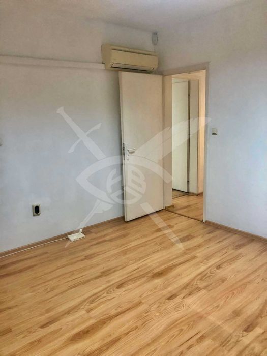 Дава се под наем Офис в Варна, ВИНС - 100 кв.м за 430 € - Снимка #8