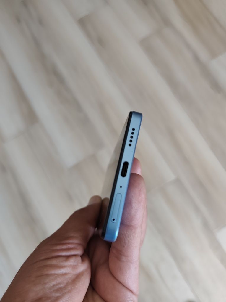 Продавам Xiaomi Redmi Note 12 Pro+ – 8GB RAM / 256GB ROM – Sky Blue
