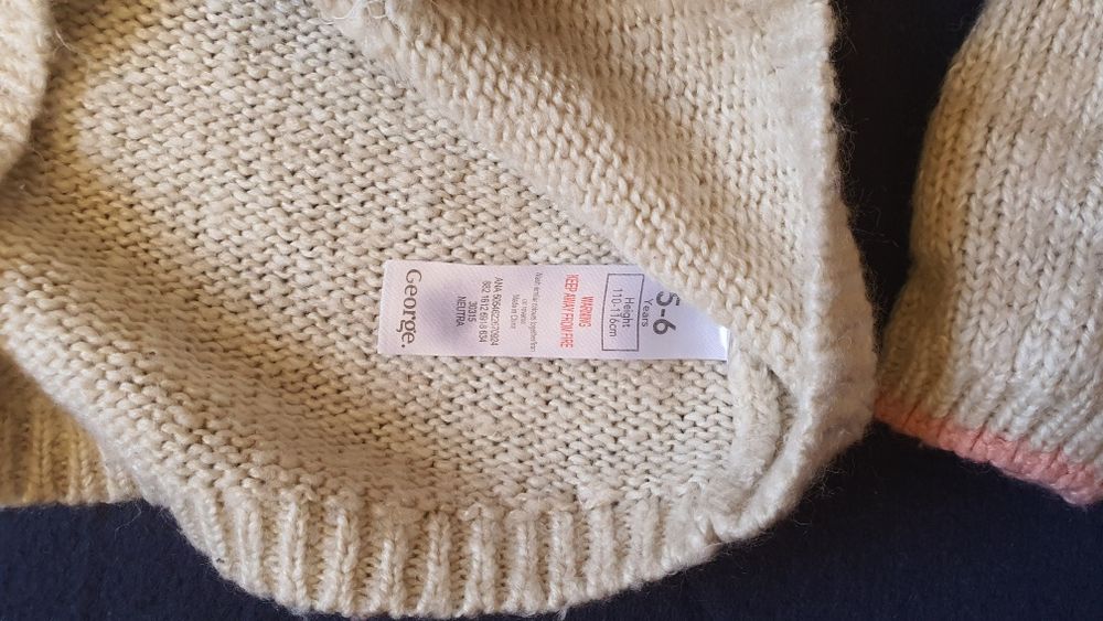 George коледен пуловер 110-116 см.