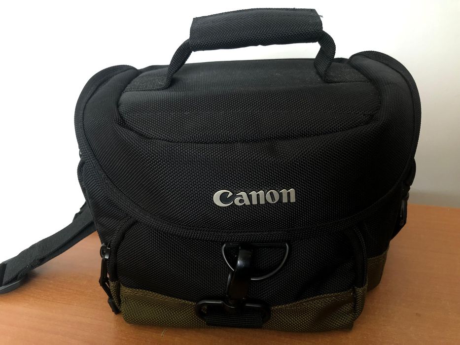 Canon EOS 2000D DSLR