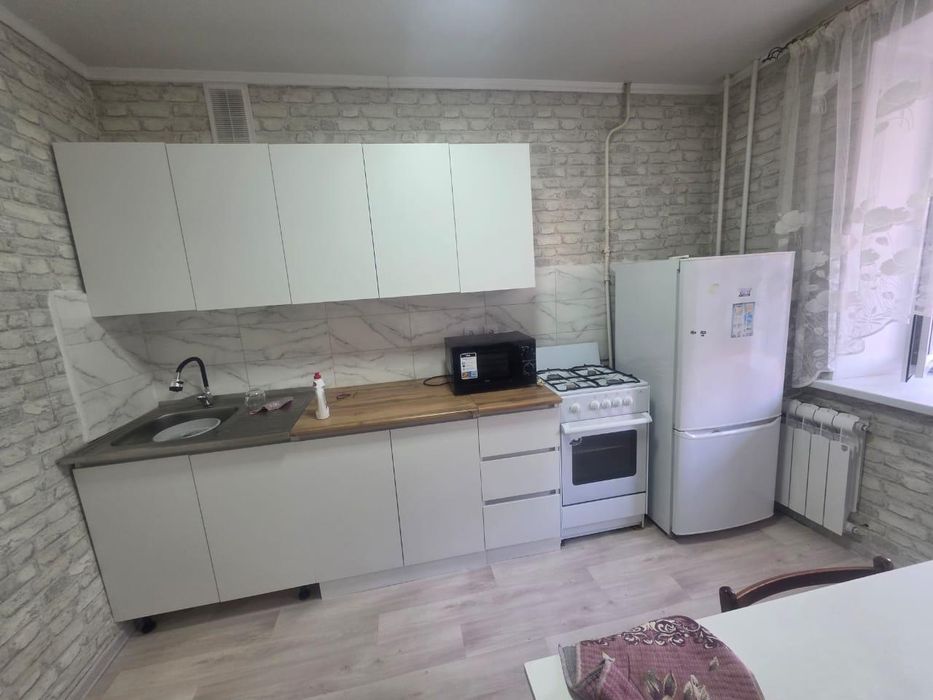 Сдам 1 к кв в 11мкр
