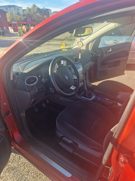 Vând Ford focus 2