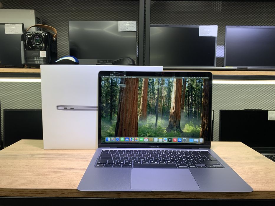 MacBook Air 13-inch, M1, 2020г. 8/256 GB, АКБ100%, 5 циклов, 1151/А10