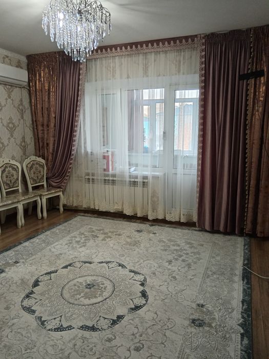 Сдается 3 комнатная квартира на 2 этаже  долги срок. Мкр Мерей