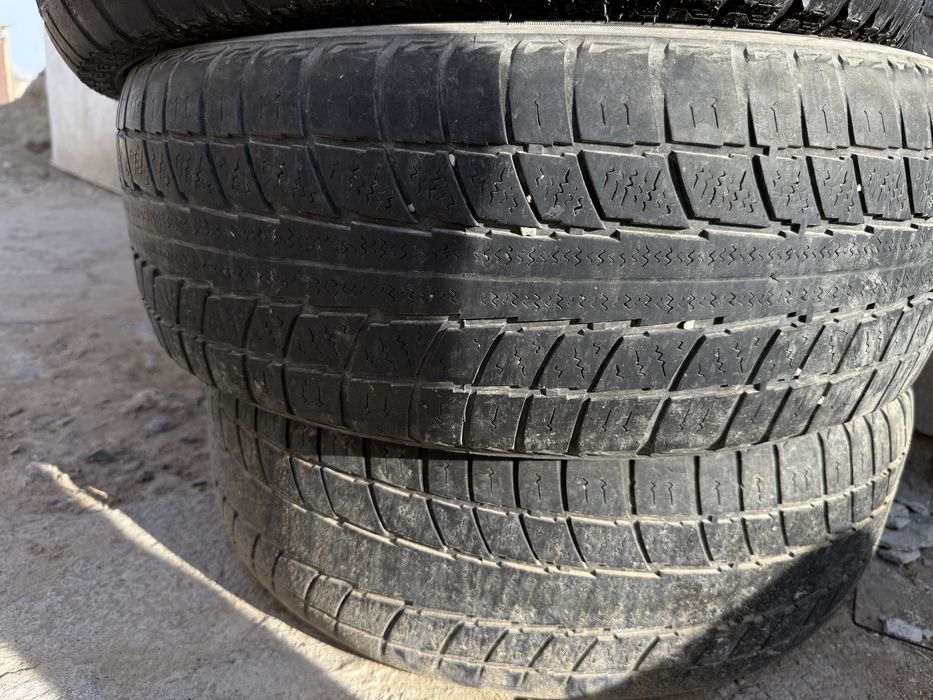 Шины размером 215/60/16 в хорошем состоянии