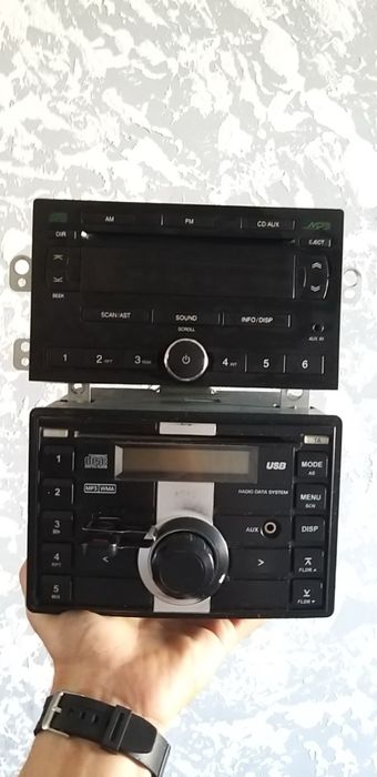 Alpine magnitol sotiladi 4/50w