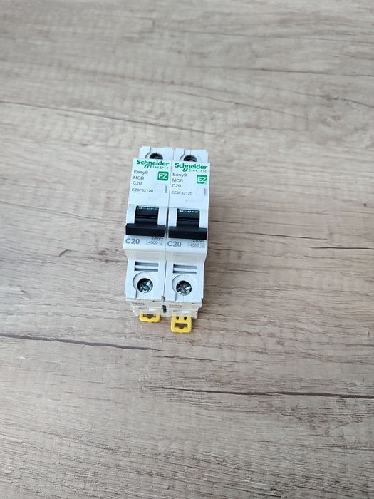 Siguranțe automate schneider