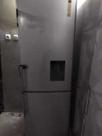 Комбиниран хладилник с фризер Samsung