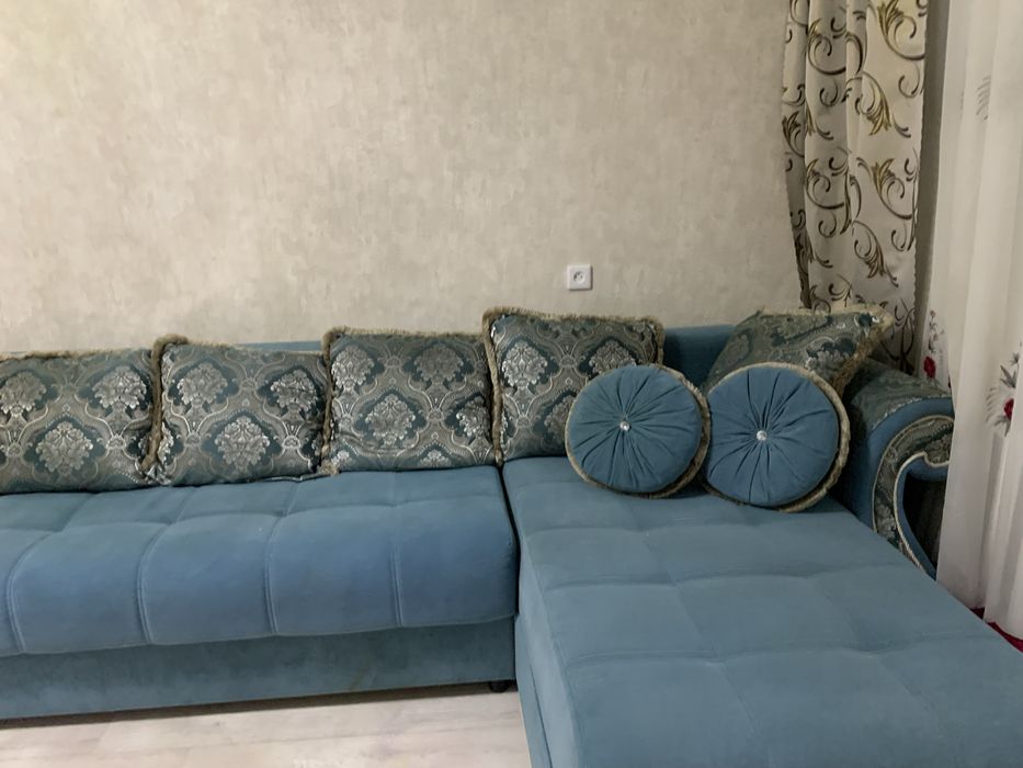 Сдается однокомнатная квартира на длительный срок либо в субаренду .