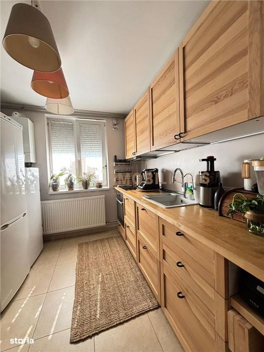 Apartament 3 camere Bd Bucuresti