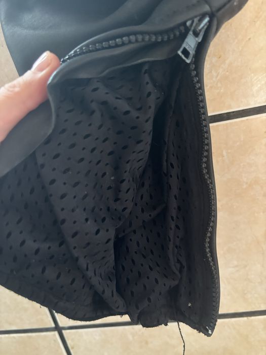 Продавам Мото Панталон размер С за жена до 60кг.