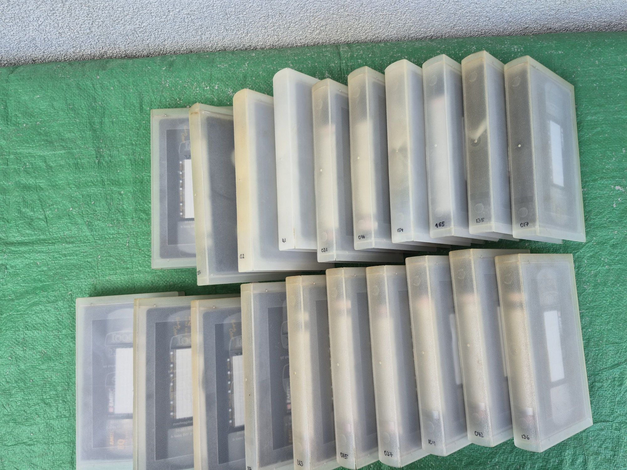 Vând 20 casete video VHS EMTEC originale 120 minute colectie de filme