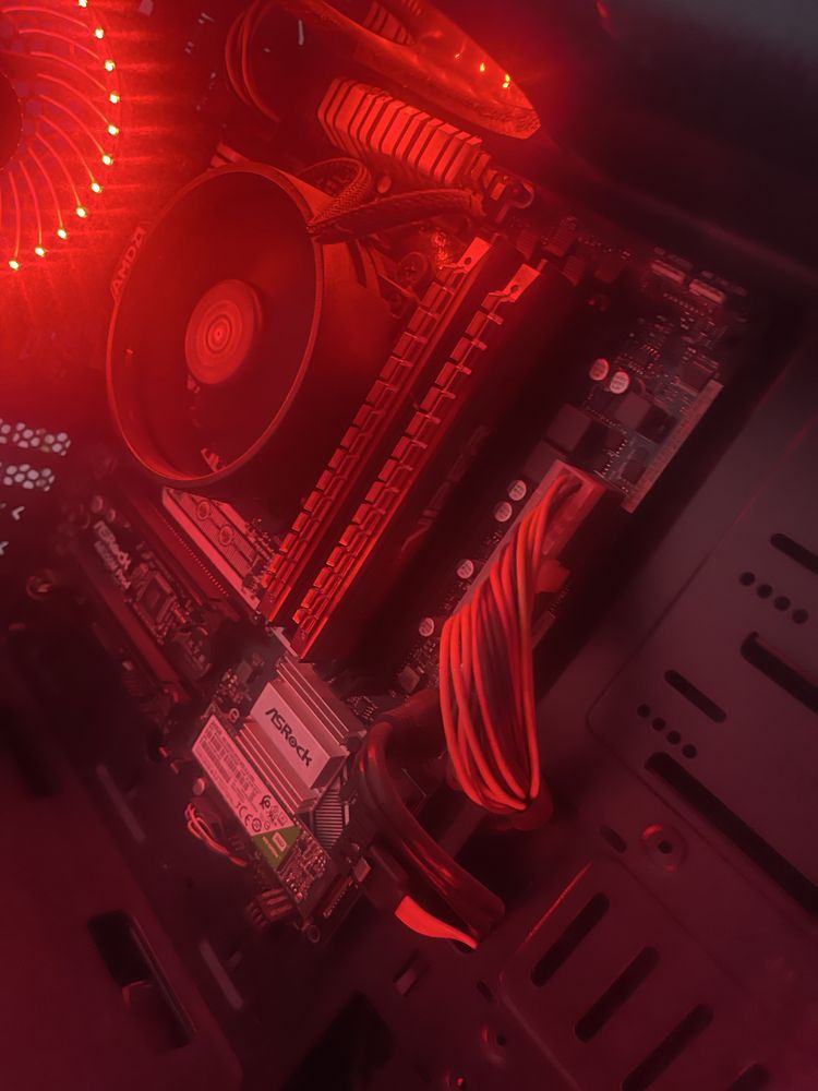 Vand pc cu procesor ryzen 5 2400g