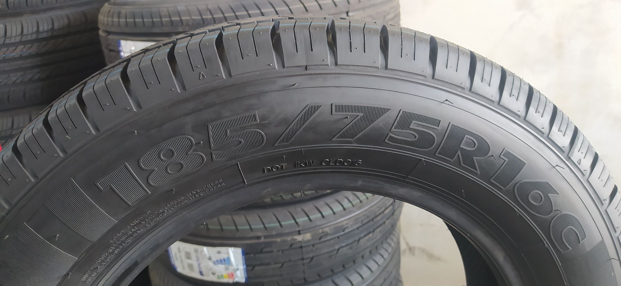 185/76R16C. Rapid TracVan