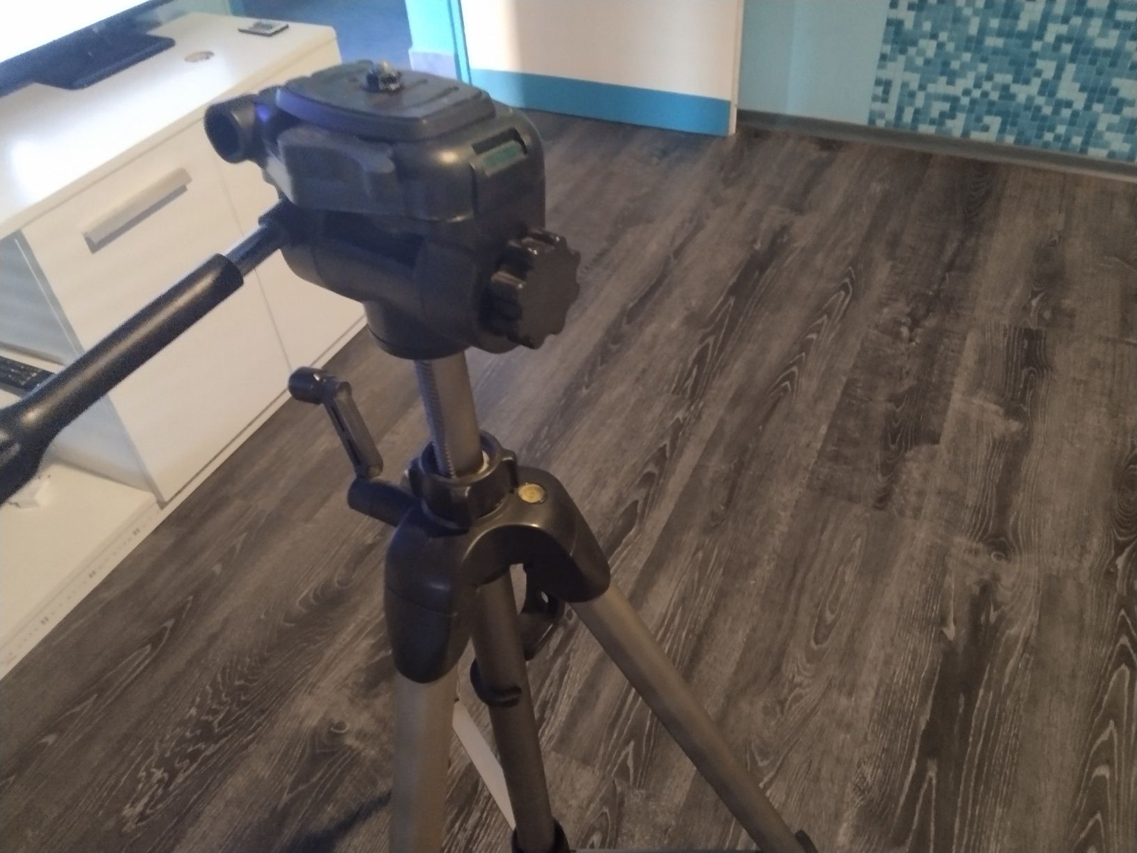 Оригинален немски професионален статив за камери и фотоапарати