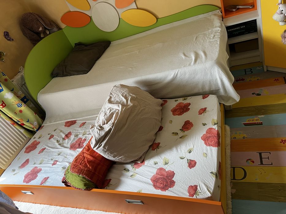 Vand mobila de dormitor pentru fetite