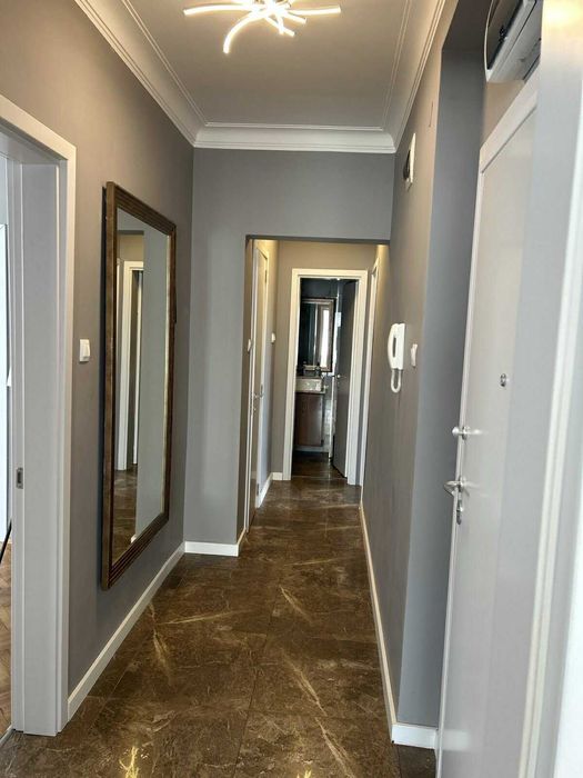 Тристаен имот в Център - НДК