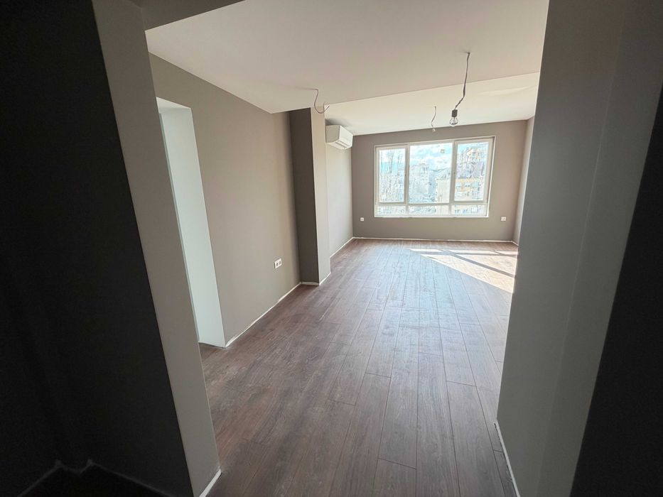 Чисто нов апартамент до НБУ и метростанция-с подземен гараж за 2 коли